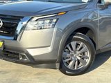 Used 2022 Nissan Pathfinder SV image 3