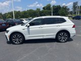 Used 2018 Volkswagen Tiguan SEL Premium w/ R-Line Package image 4