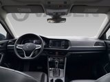 Used 2024 Volkswagen Jetta SE image 2