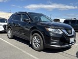 Used 2018 Nissan Rogue SV image 2