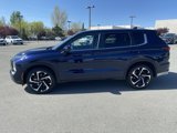Used 2024 Mitsubishi Outlander SE image 2