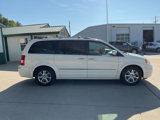 Used 2008 Chrysler Town & Country Limited w/ Entertainment Group #3 image 2