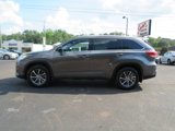 Used 2017 Toyota Highlander XLE image 2