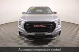 Used 2024 GMC Terrain SLE image 2