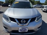 Used 2016 Nissan Rogue SV image 2