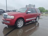Used 2014 Lincoln Navigator 4WD image 2
