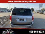 Used 2016 Dodge Grand Caravan SXT image 6