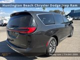 Used 2023 Chrysler Pacifica Limited image 4