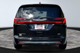 New 2025 Chrysler Pacifica Select image 4