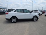 Used 2018 Chevrolet Equinox LS image 2