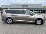 Used 2018 Chrysler Pacifica Touring Plus image 2