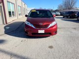 Used 2017 Toyota Sienna LE image 2