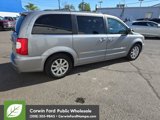 Used 2015 Chrysler Town & Country Touring w/ Driver Convenience Group image 5