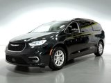 Used 2022 Chrysler Pacifica Touring-L image 3