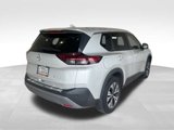 Used 2022 Nissan Rogue SV image 3