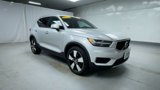 Used 2019 Volvo XC40 T5 Momentum image 2