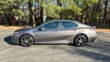 Used 2018 Toyota Camry SE image 2