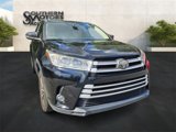 Used 2017 Toyota Highlander XLE image 3