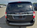 Used 2016 Chrysler Town & Country Touring w/ Driver Convenience Group image 3