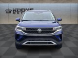 Used 2023 Volkswagen Taos SE w/ Panoramic Sunroof Package image 3