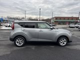Used 2022 Kia Soul LX w/ Technology Package image 4