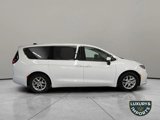 Used 2023 Chrysler Pacifica Touring-L image 5