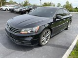 Used 2018 Volkswagen Passat 2.0T R-Line image 3