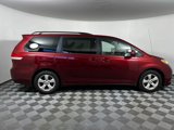 Used 2014 Toyota Sienna LE image 4