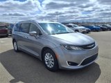 Used 2018 Chrysler Pacifica Touring-L Plus image 3