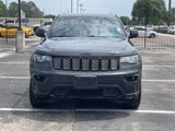 Used 2018 Jeep Grand Cherokee Altitude image 2