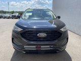 Used 2023 Ford Edge SE w/ Black Appearance Package image 3