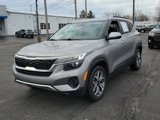 Used 2022 Kia Seltos EX image 2