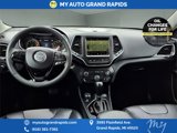 Used 2023 Jeep Cherokee Altitude Lux image 5