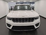 Used 2024 Jeep Grand Cherokee Limited w/ Luxury Tech Group II image 2