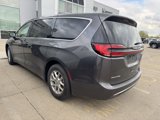 Certified 2023 Chrysler Pacifica Touring-L image 5
