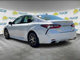 Used 2023 Toyota Camry SE image 4
