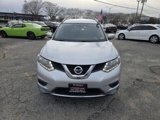 Used 2015 Nissan Rogue SV image 2