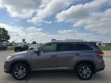 Used 2019 Toyota Highlander XLE image 5