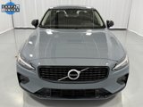 Certified 2022 Volvo S60 B5 Momentum w/ Premium Package image 3