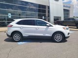 Used 2024 Ford Edge SEL image 2