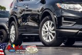 Used 2018 Nissan Rogue SV image 2