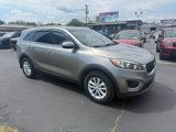 Used 2017 Kia Sorento LX image 2