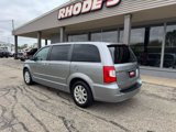 Used 2016 Chrysler Town & Country Touring w/ Driver Convenience Group image 3