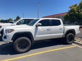 Used 2017 Toyota Tacoma TRD Off-Road image 2