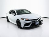 Used 2021 Toyota Camry SE image 3