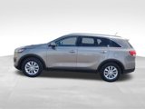Used 2017 Kia Sorento LX image 2