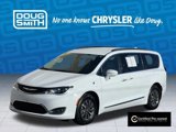 Certified 2020 Chrysler Pacifica Touring-L w/ Premium Audio Group image 2