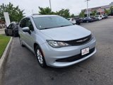 Used 2022 Chrysler Voyager LX image 5