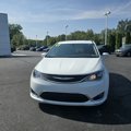 Used 2017 Chrysler Pacifica Touring-L w/ Tire & Wheel Group image 2