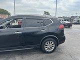 Used 2017 Nissan Rogue SV image 5